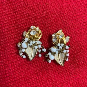 VTG Robert Signed Leaf Earrings